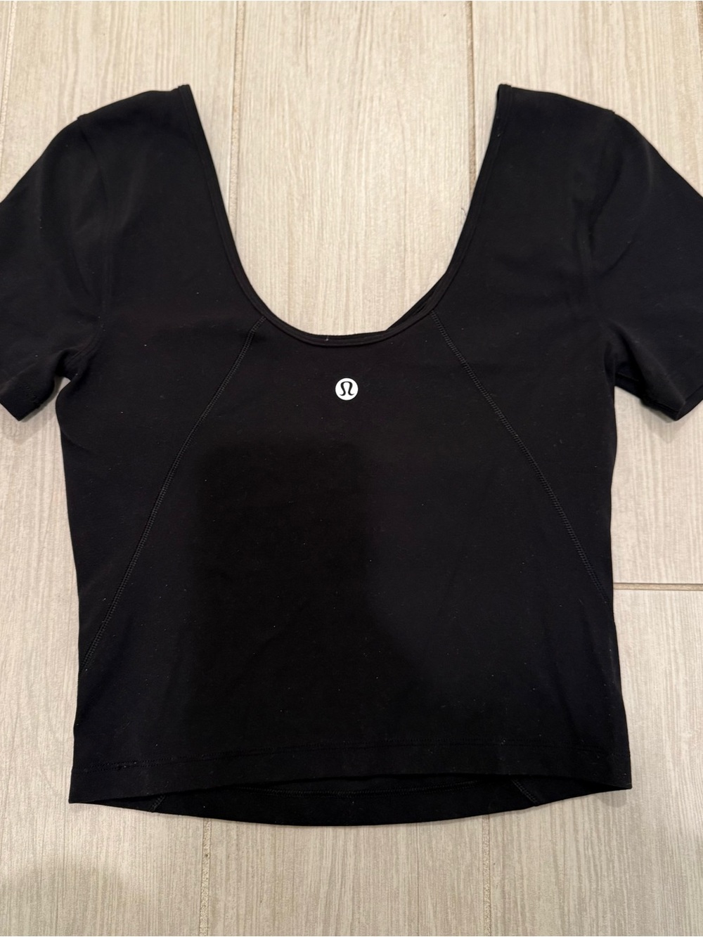 lululemon athletica Black Scoop-Neck Short Sleeve Crop Top Like New